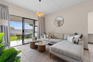 Prime location in upmarket security estate - 4