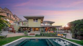 New! Kinvara Villa with Pool, Gym & Lion's Head View - Kaapstad - 0