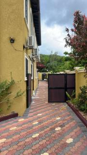 ToniqueluxeGuesthouse - 4