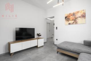 Luz, Nilie Hospitality MGMT - 5