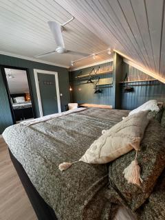 Idyllic Lake House - 4 rooms & 5 m Glamping Tent - Boat & SUP - 3