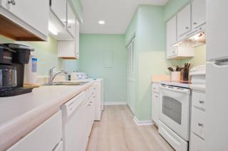 2 BD Sea Pines Condo, Sleeps 6 - Racquet Club - 4