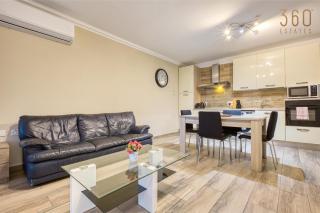 A lovely 2BR home, fully equipped with WIFI & AC by 360 Estates - 1