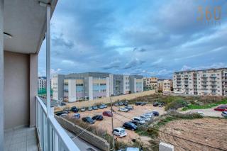 A lovely 2BR home, fully equipped with WIFI & AC by 360 Estates - 6