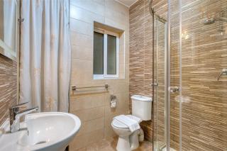 A lovely 2BR home, fully equipped with WIFI & AC by 360 Estates - 2