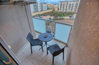 A lovely 2BR home, fully equipped with WIFI & AC by 360 Estates - 5