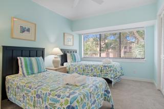 Sea Pines 3BR Townhome with Balcony, 5 Minutes to Beach - 4