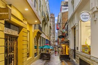 Modern CBD Studio with Kitchen near Sky Tower - 2