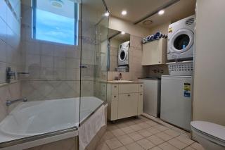 Waterfront Sub-Penthouse Apartment in City Centre - 1