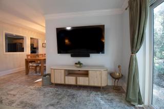 Heritage Hideaway - 2