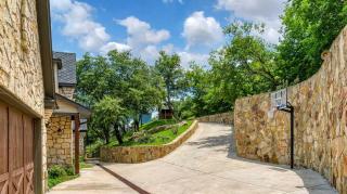 Gather in Style Space Views & Comfort - 6