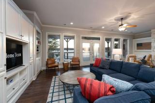 Gather in Style Space Views & Comfort - 4