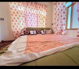 Sofi Gulmarg Guest House - 0