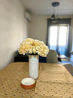 Elegant City Apartment - 6