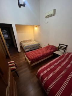 Casa amplia con Pileta - 8