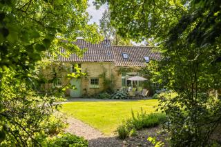 The Coach House at Noelles Cottages - 0