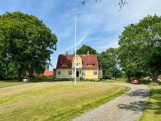Historic Vicarage By The Lake In Dalskog - 7