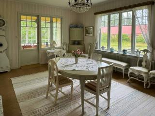 Historic Vicarage By The Lake In Dalskog - 2