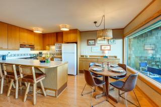 Stunning Ocean Views! Oregon Coast Condo - 2