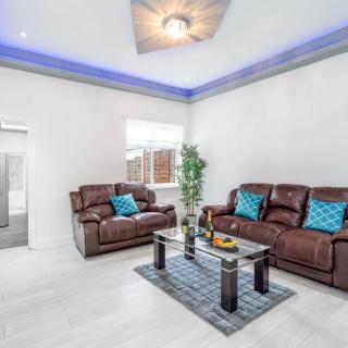 Spacious Five Bed House - Parking - Sleep 13 - Terrace - Netflix Wi-Fi 974PS - 0