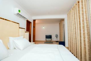 K Guest House, Bonanjo - 3