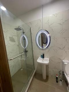 Simple and quiet abode - 6