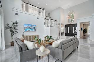 6BR Elegant Hollywood Lakes Mansion with Private Pool & Spa - 1