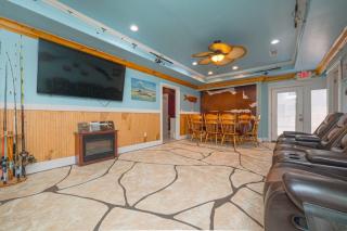 Game Room • Fishing/Duck Hunts • Bar • Fire Pit - 8