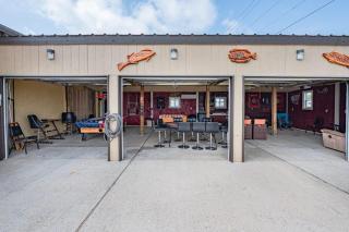 Game Room • Fishing/Duck Hunts • Bar • Fire Pit - 7