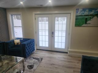 Modern Basement Suite • King Bed & 100” TV - 7