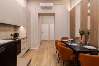 Простора двокімнатна квартира з ізольованими спальнями у центрі Львова - 2