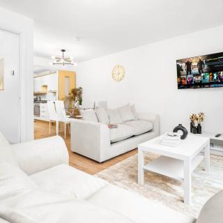 Three Bed House - Parking - Garden - Fast Wi-Fi 19LL - 9