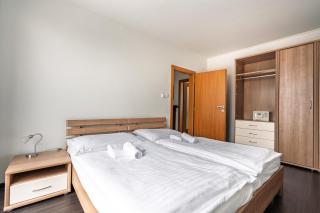 Fine Restaurant & Apartments - 9