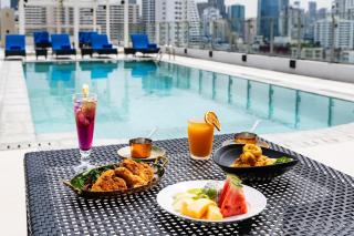 Radisson Hotel Chateau de Bangkok - 5