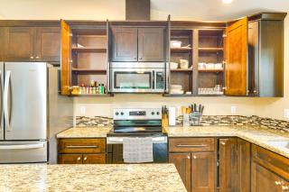 Puget Sound Single-Level Gem with Outdoor Fun! - 1