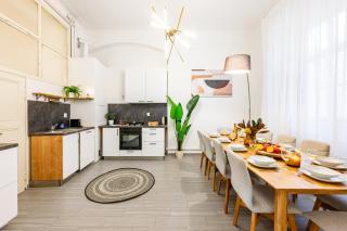 Prague Days - Four Bedroom Apartment with Workspace and 250Mbs WiFi in New Town - 4