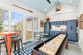 Admirals Retreat - Dock Pickleball & Firepit - 6