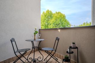 Sunset Studio - studio apartment & garage, near A8 highway - 6