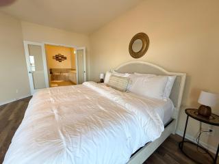 Sunshine&Shoreline-LakefrontDog Days Condo 3BD2BA - 6