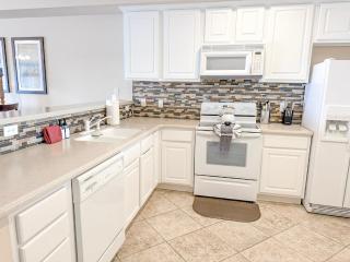 Sunshine&Shoreline-LakefrontDog Days Condo 3BD2BA - 5