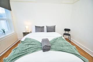 Spacious 2-Bed Leyton Flat Near Olympic Park - 0