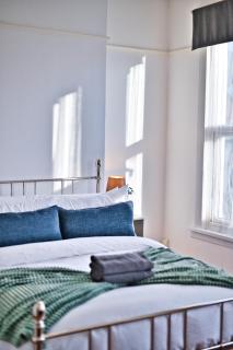 Spacious 2-Bed Leyton Flat Near Olympic Park - 7