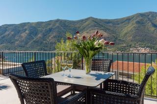 Dilek's Sea View Apartment - 8