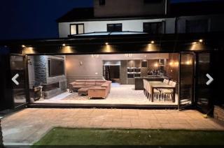 Elegant 6 bedroom Family Home, 2x corner Jacuzzi bath in LUTON - 7