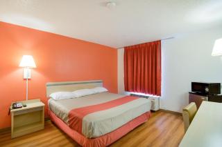 Motel 6-Waukegan, IL - Waukegan - 6