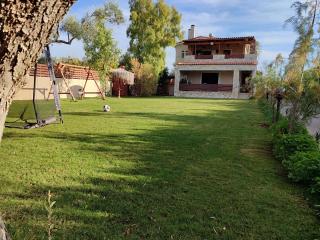 George's family friendly maisonette with great exterior - 0