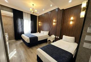 B Corner Hotel Bistro - 9