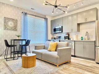 Luxury 1B1B with Balcony Downtown 542Blvd - 0