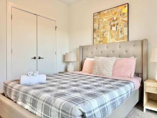 Luxury 1B1B with Balcony Downtown 542Blvd - 7