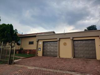 Golden Glory Manor - 6